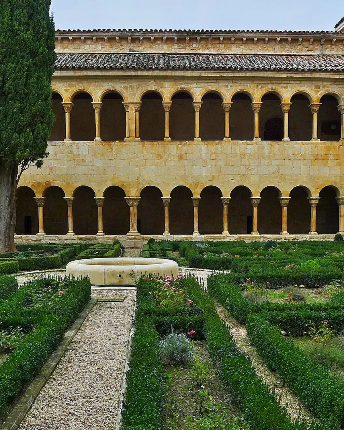 Claustro románico del Monasterio de Santo Domingo de Silos